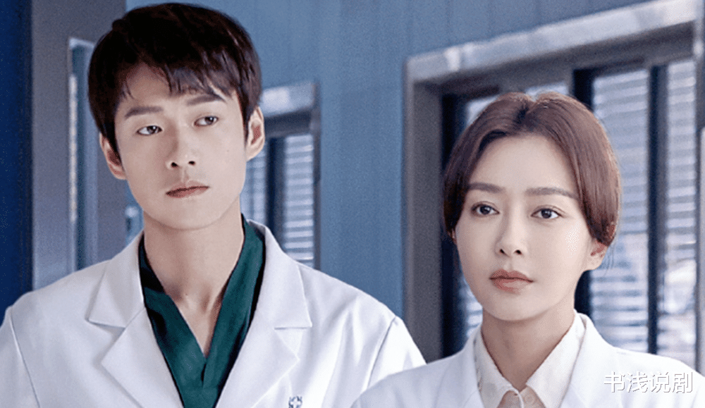 曾舜晞|相差21岁演情侣,网友不骂反夸,李小冉曾舜晞凭啥这么“狂”?