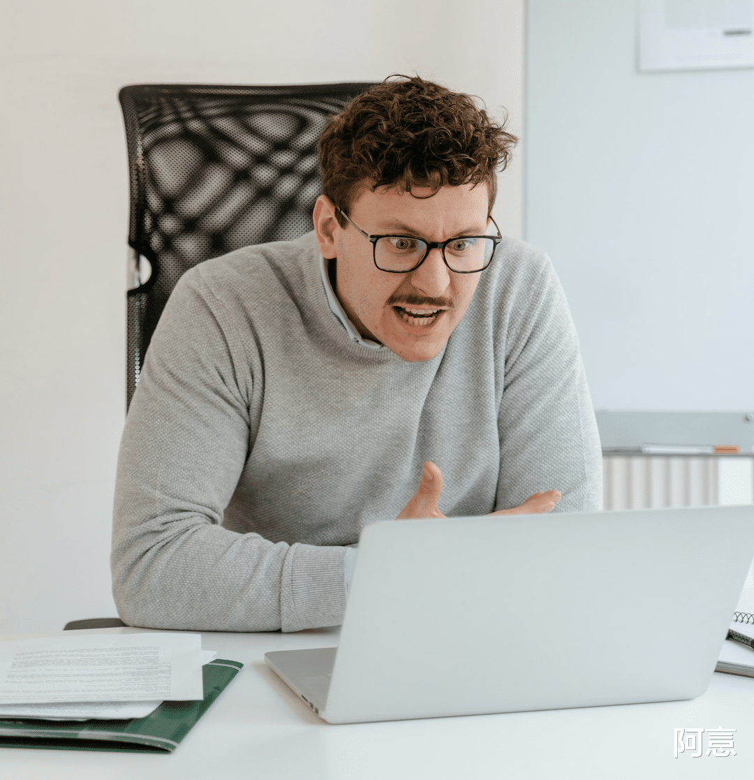 便利店|网上的杠精，现实的losser