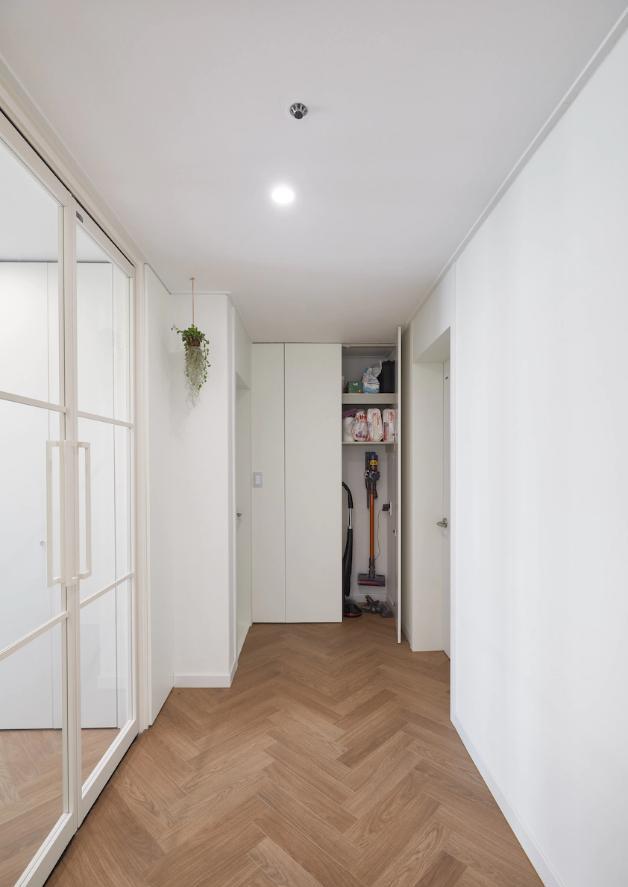 176有对双胞胎女儿+3只小猫,住大平层宽敞整洁,生活也很轻松