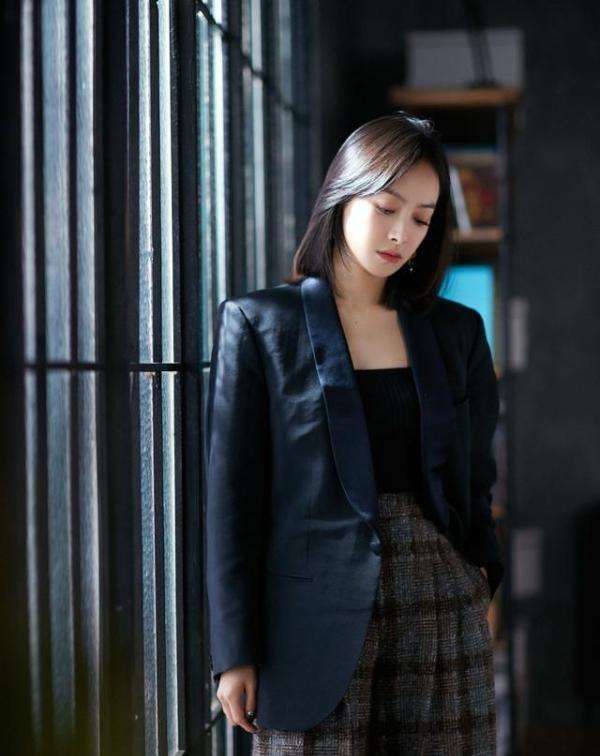 今日运势|职场混搭风逐渐流行，赋美时代把握时尚密码职场穿搭也要出众。