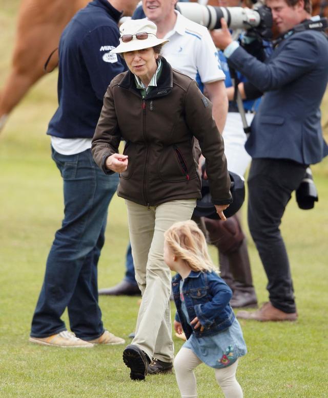 安妮公主|查尔斯将掀起新一轮权欲风暴？安妮：如果能离开王室我会很开心