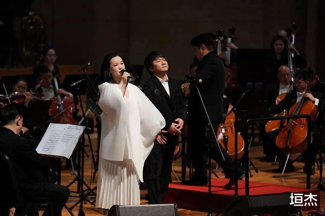 谢楠|9位情史干净的内地女星，把生活过成偶像剧，有人与初恋相守47年