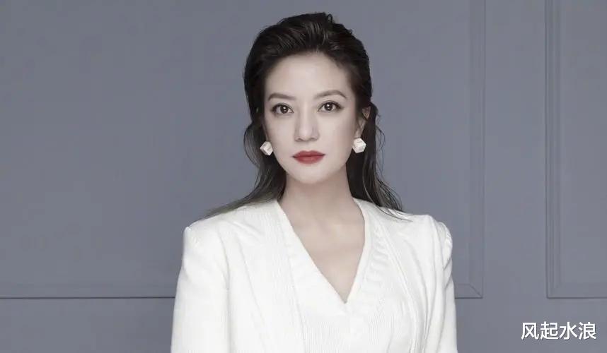 赵薇|赵薇啊赵薇：顶风作案野心炸裂，也该为疯狂买单了