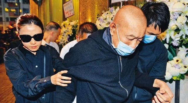 刘銮雄|5位香港百亿富豪现状，霍震霆头发花白，刘銮雄身材消瘦