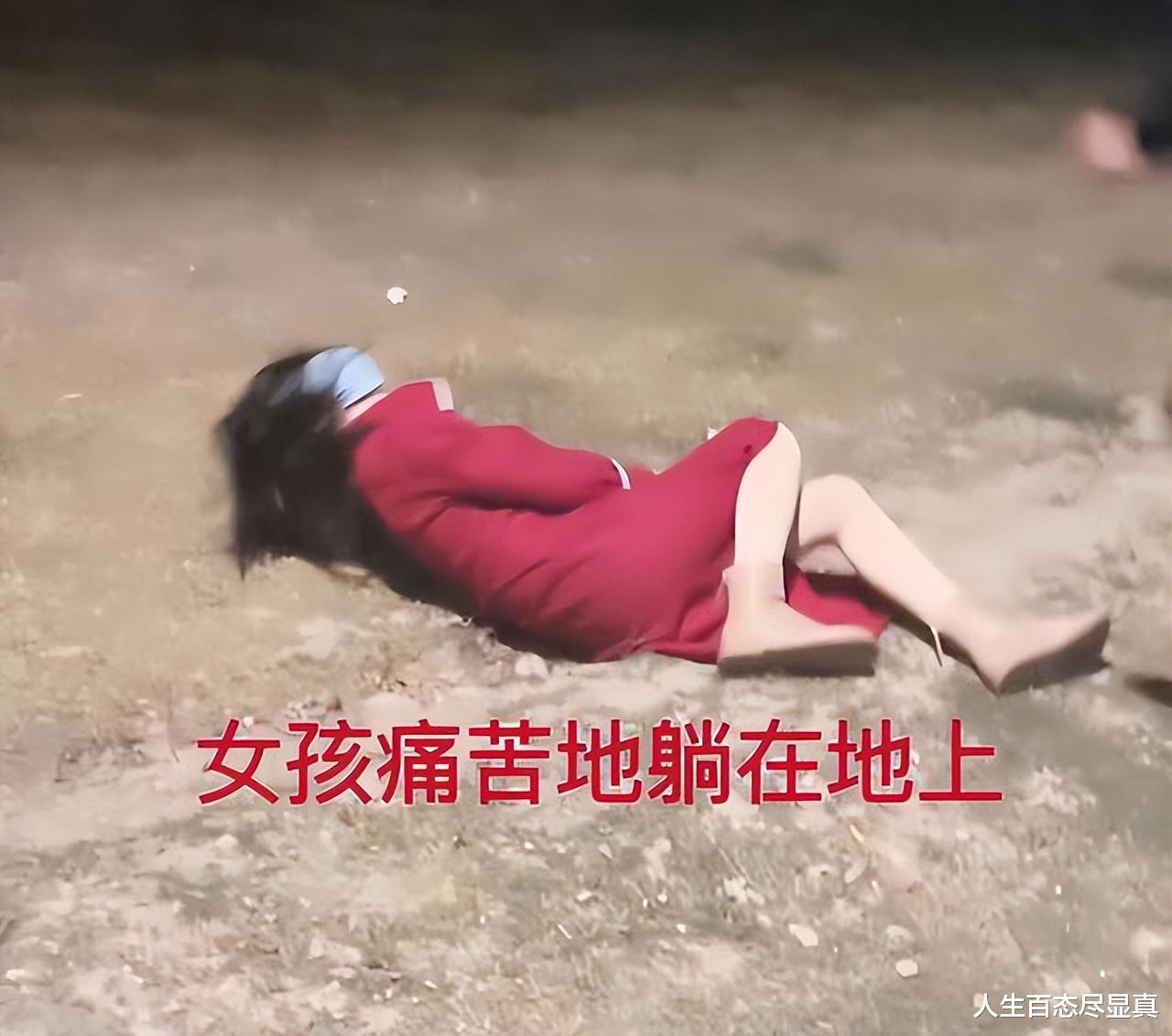 男子失业遇中年危机,女友用撒娇减轻压力,被他一脚踹出3米远