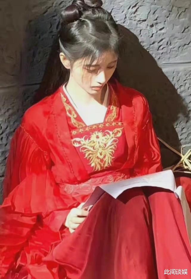 袁冰妍|待播剧女主角大婚造型，袁冰妍有两部剧，虞书欣最特别