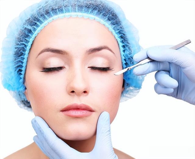 整容|中国第一整容狂人:十年来花400万整容200次?父亲后来道出了实情