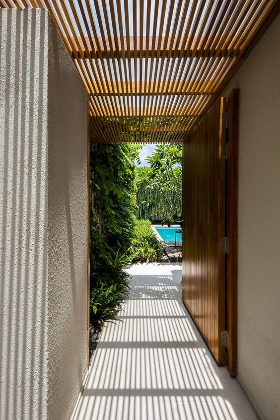 从围墙到露台,把木格栅装室外,通风换气,关键颜值还不赖