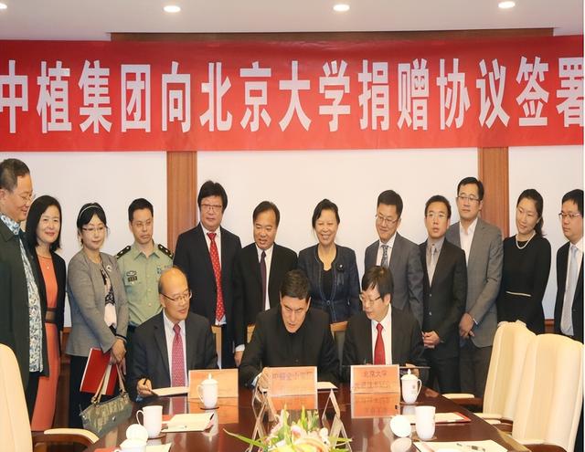 毛阿敏|解丰鸣:不炒作,不炫富,低调做公益,是妈妈毛阿敏的骄傲