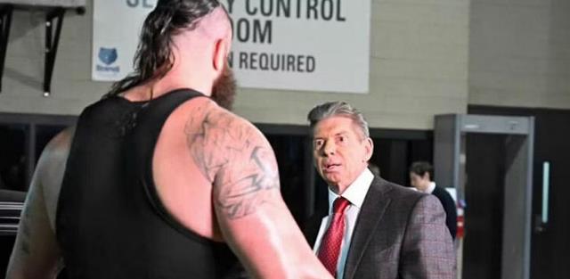 wwe|罗曼在爆裂震撼的对手莫非是他？WWE危险场景，老麦亲自试验