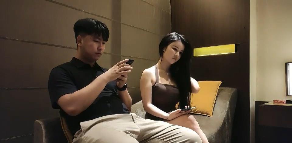 花盆的秘密:丈夫浏览网站,发现自己老婆,男主却换了好多个