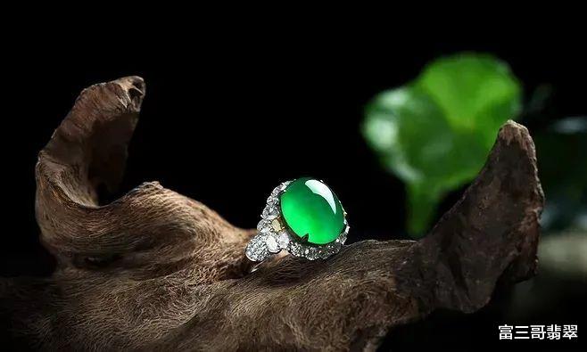 翡翠|翡翠新手不知道怎么选翡翠？5大要素带你入门