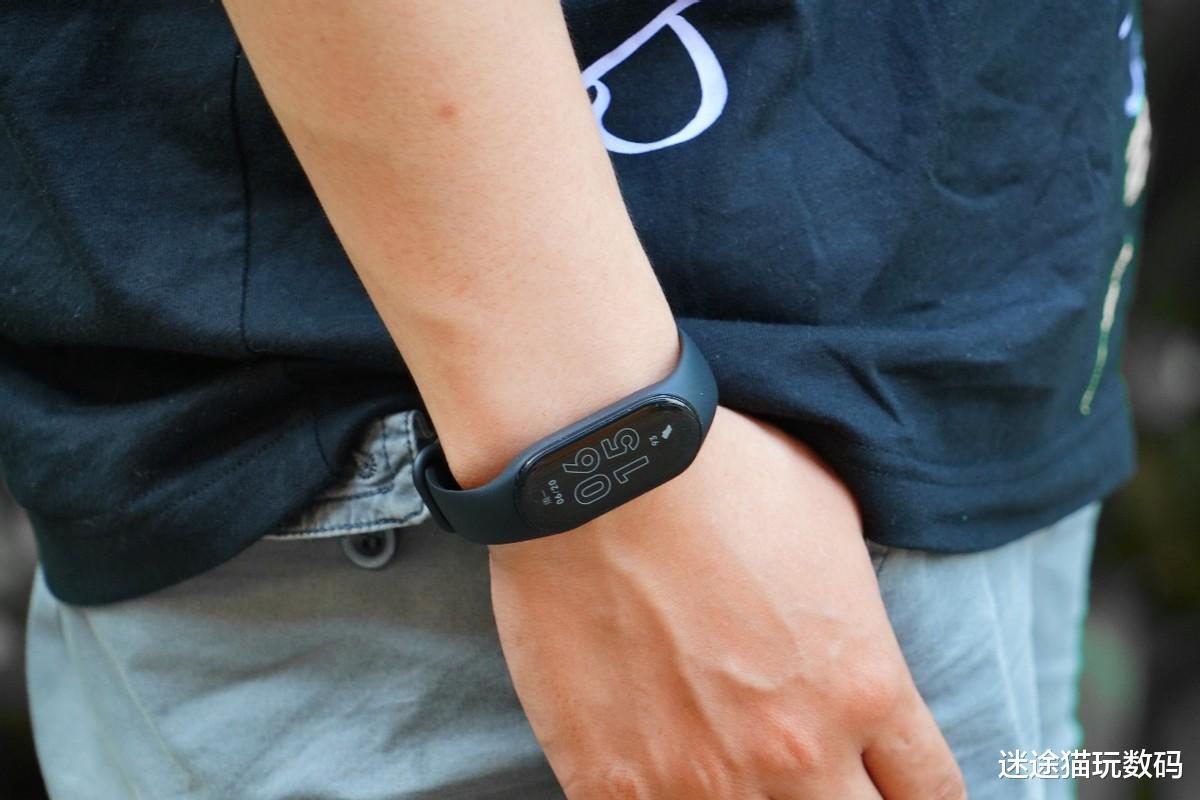 saas|屏幕全新升级：随身携带健康管家，小米手环7上手实测
