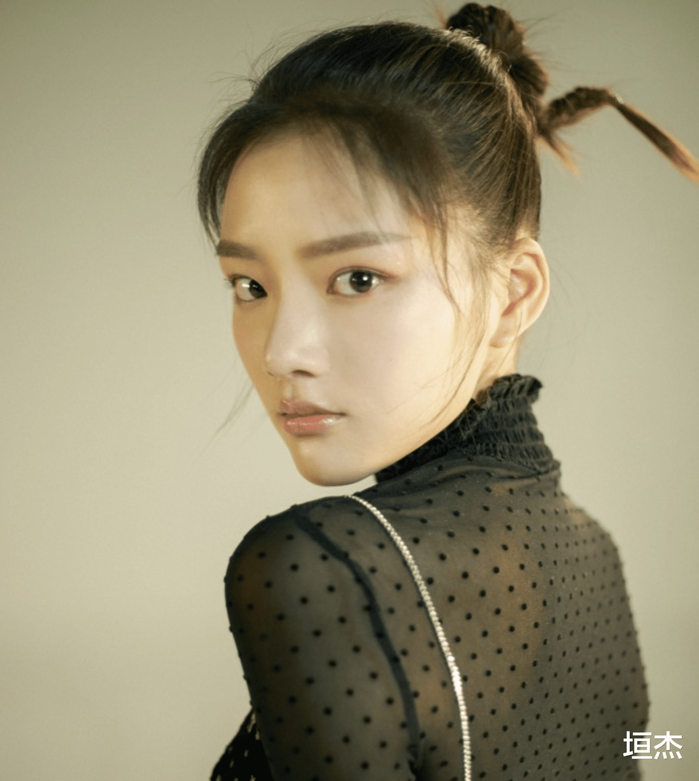 刘雪华|“自带苦相”的10位女星,个个愁容满面,演什么都丧,真吃亏啊