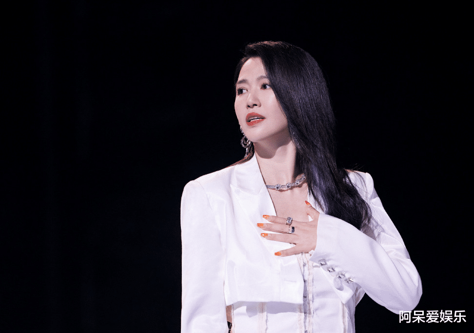 王心凌|《浪姐3》总决赛录播的原因：让皇族享受荣誉，只能委屈王心凌了