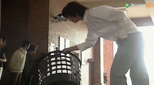 花泽类|什么年代了，花泽类怎么还可以上热搜？