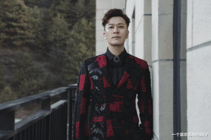 春晚|出道18年不火，《打狗棍》也捧不红他，今却因春晚上一首歌爆红