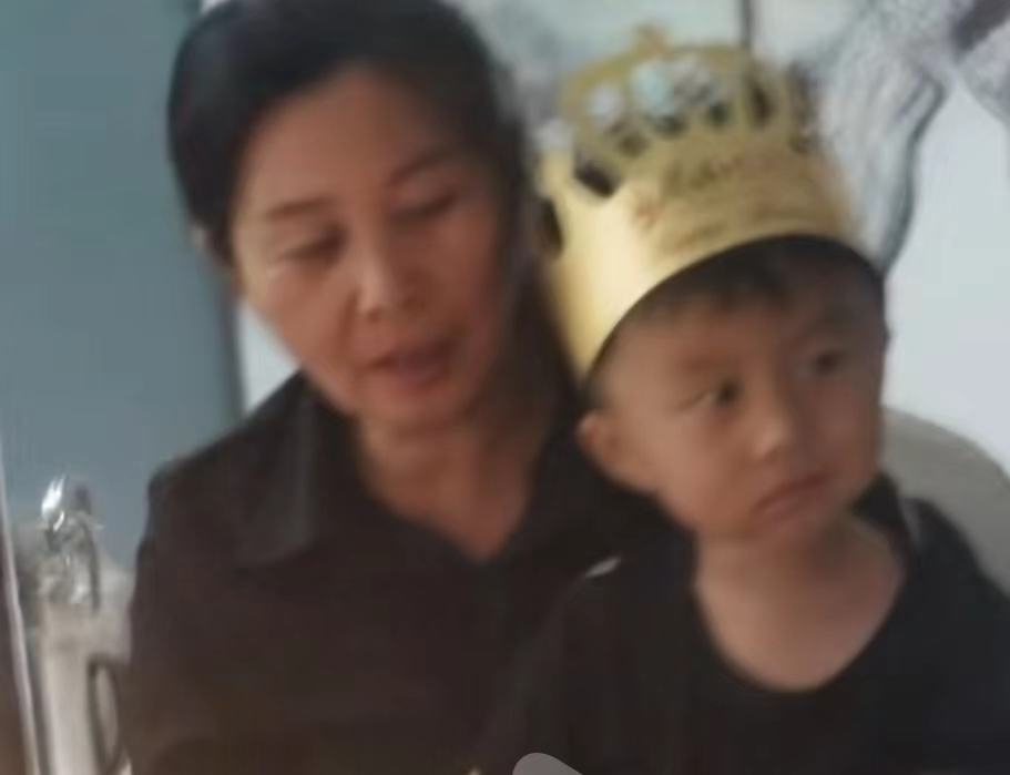 奇奇|默默付出!田静父亲晒奇奇悦悦旧照,称最幸福的事就是陪你们长大