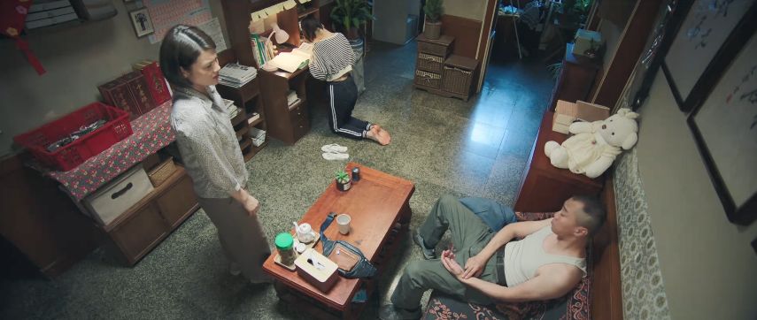 两代人|给19岁的女儿擦身体，洗内衣裤，别样“父爱”毁了两代人