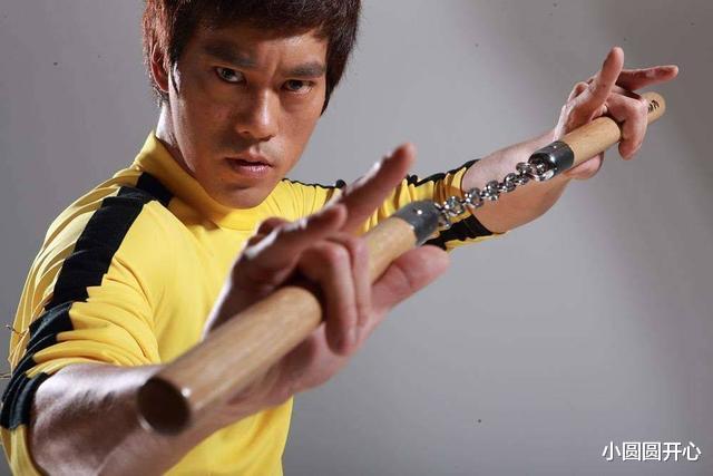 陈国坤|陈国坤:因和李小龙相似被星爷发掘,签约8年只拍2部戏,却忘恩负义