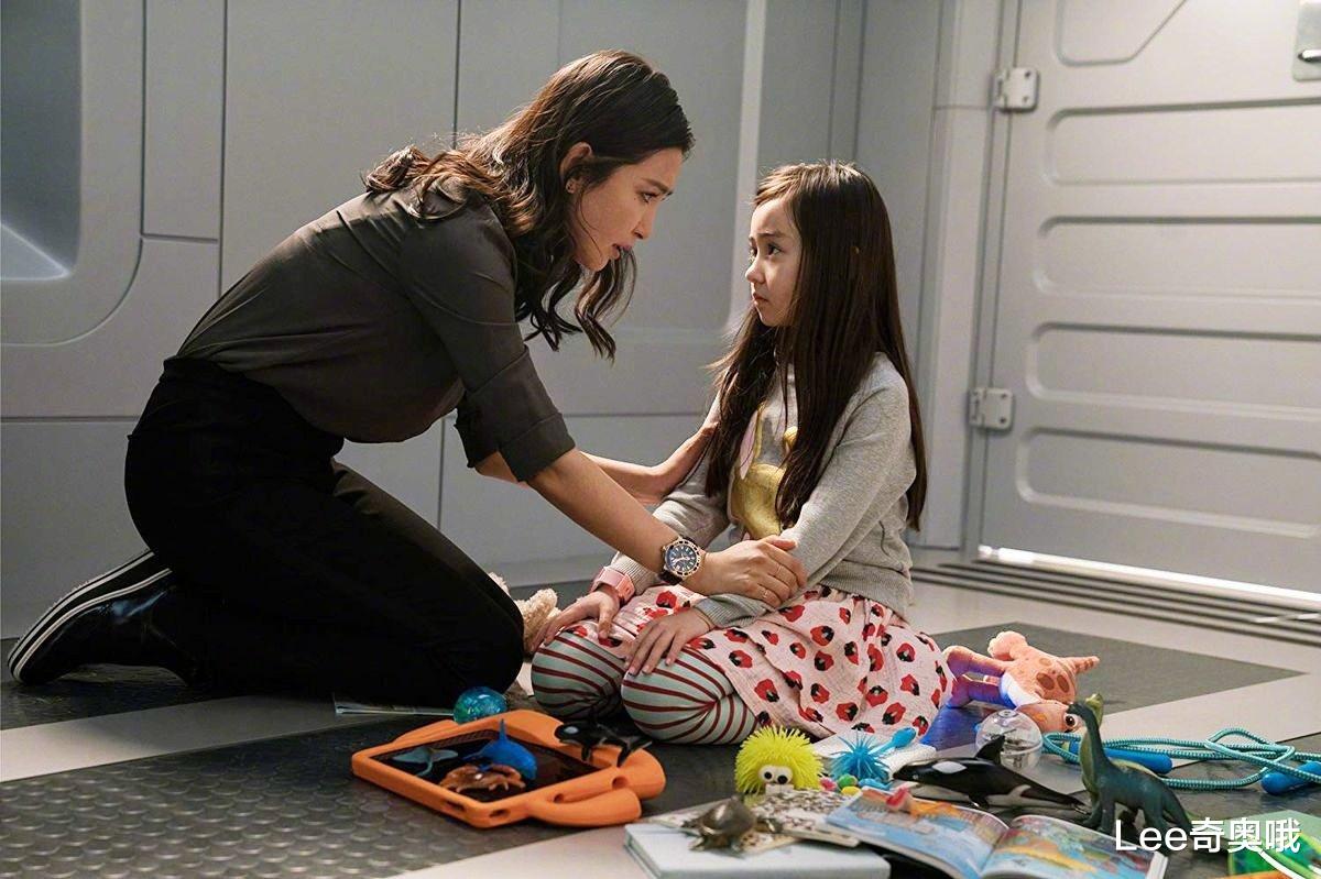 吴京|吴京和杰森·斯坦森主演的《巨齿鲨2：深渊》定档