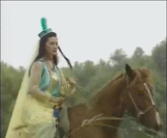 异域|8版霍青桐与“第一美人”香香公主对比，一对异域姐妹花，谁更美