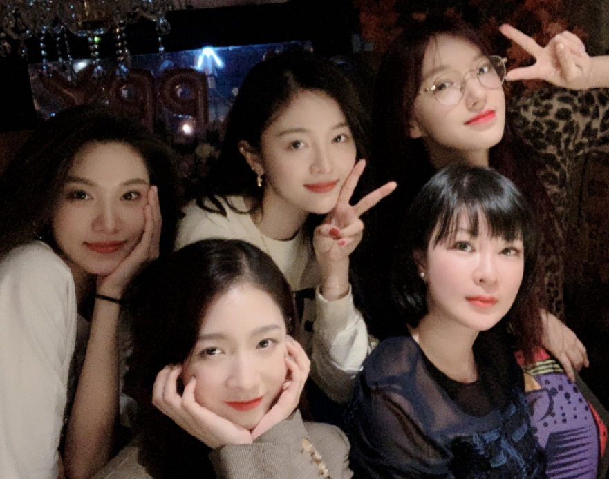 杜华|她的娱乐帝国，要塌了？