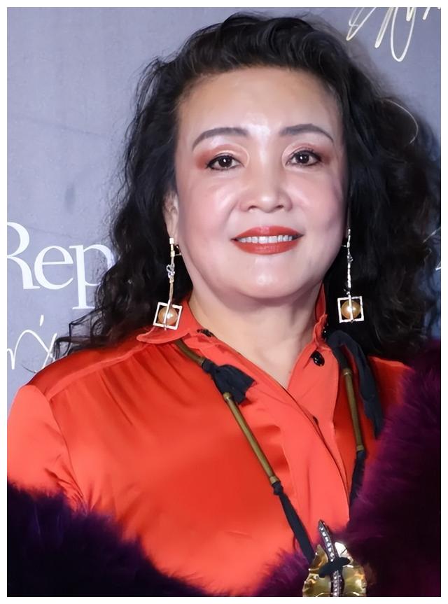 张兰|台湾省发生地震后,汪小菲母亲张兰和孙女视频,称新房子能抗十级