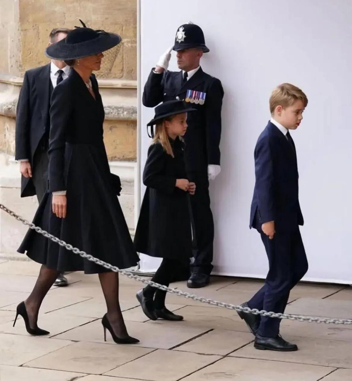 欧美明星|梅根的眼泪为谁而流？