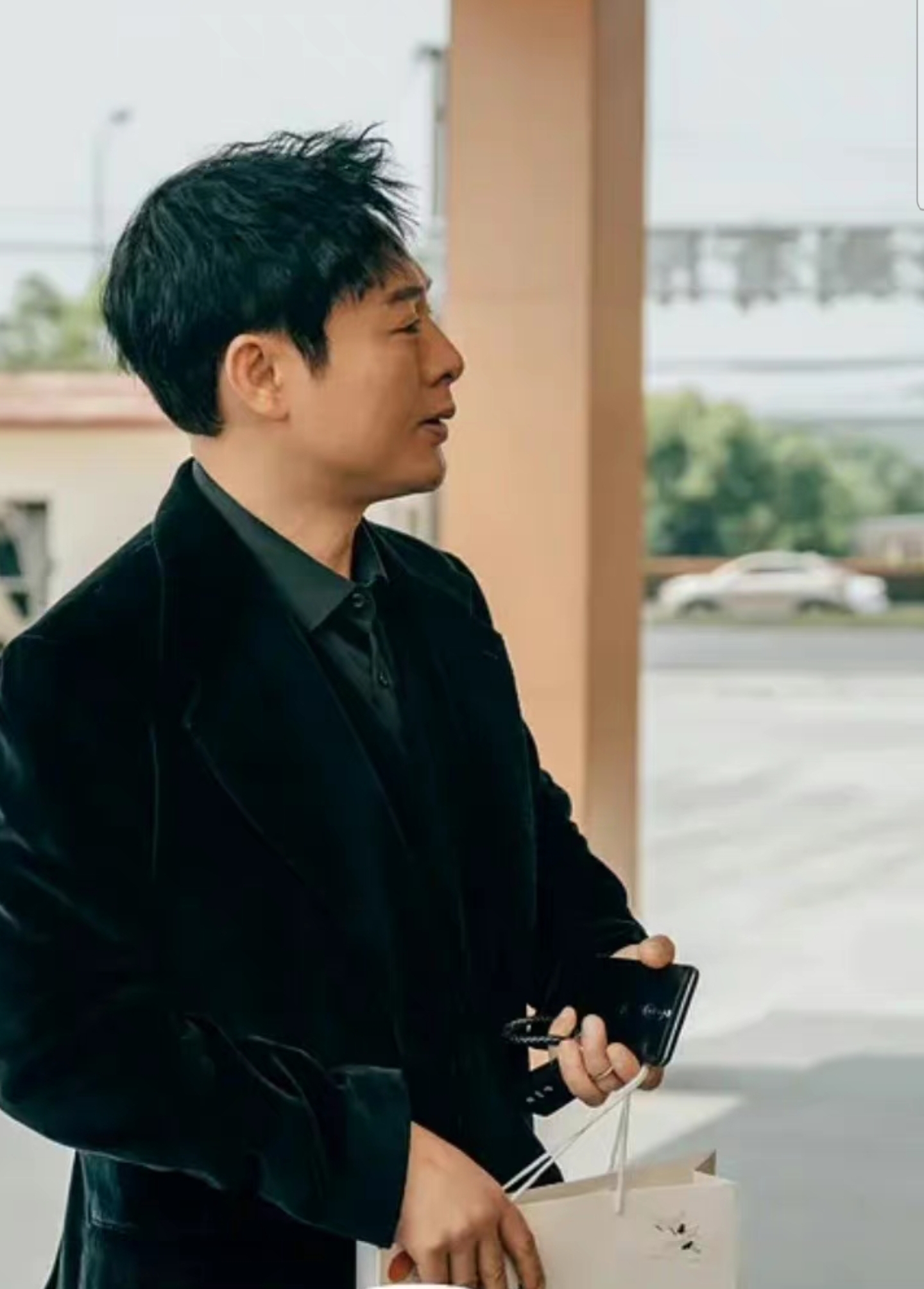 周杰|演员周杰深夜“放瓜”，公开爆料张颂文有男闺蜜，评论区已经沦陷