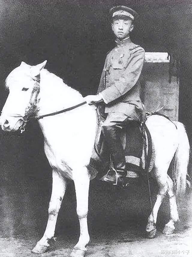 29年,青楼女子资助落魄革命青年,青年后成兵团司令,他如何报答