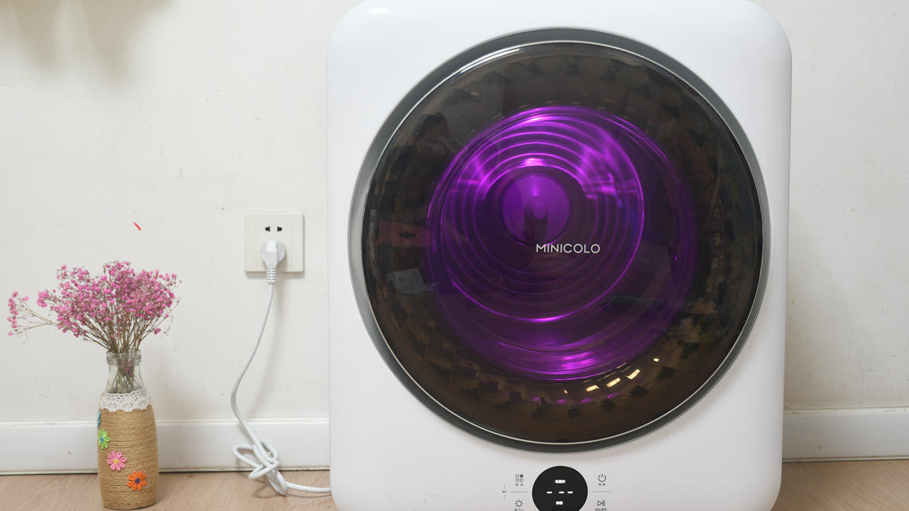 快速烘干杀菌祛味，解决全家衣物晾晒难题-MINICOLO迷你干衣机