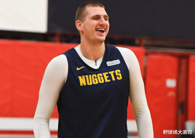 利物浦|27岁的约基奇，生涯第11次获周最佳，同年进入NBA的恩比德呢？