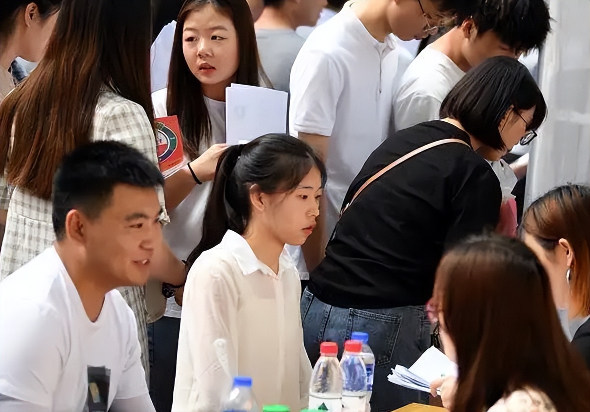 招聘|中铁七局公开招聘,平均工资7400元左右,本科起报多地有岗