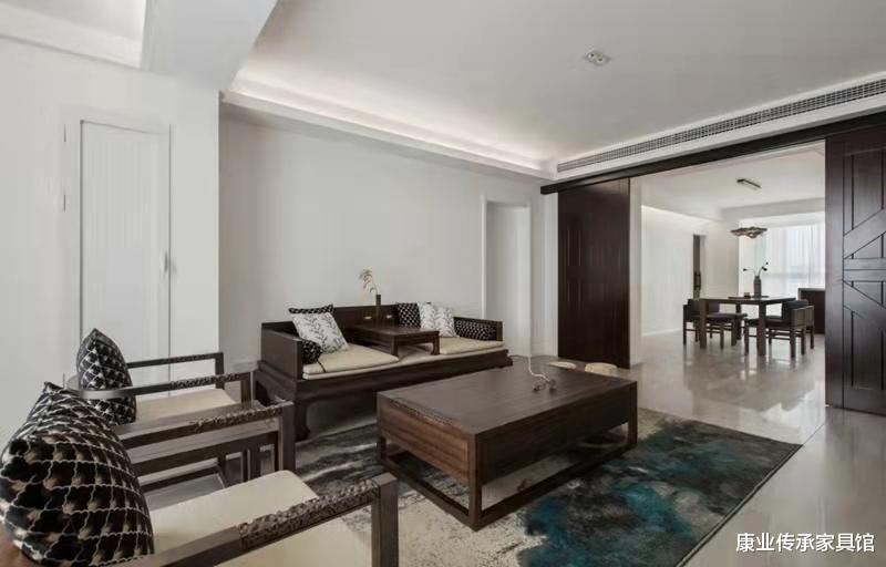 新中式风格装修,色彩搭配虽然简单,却有着丰富的内涵