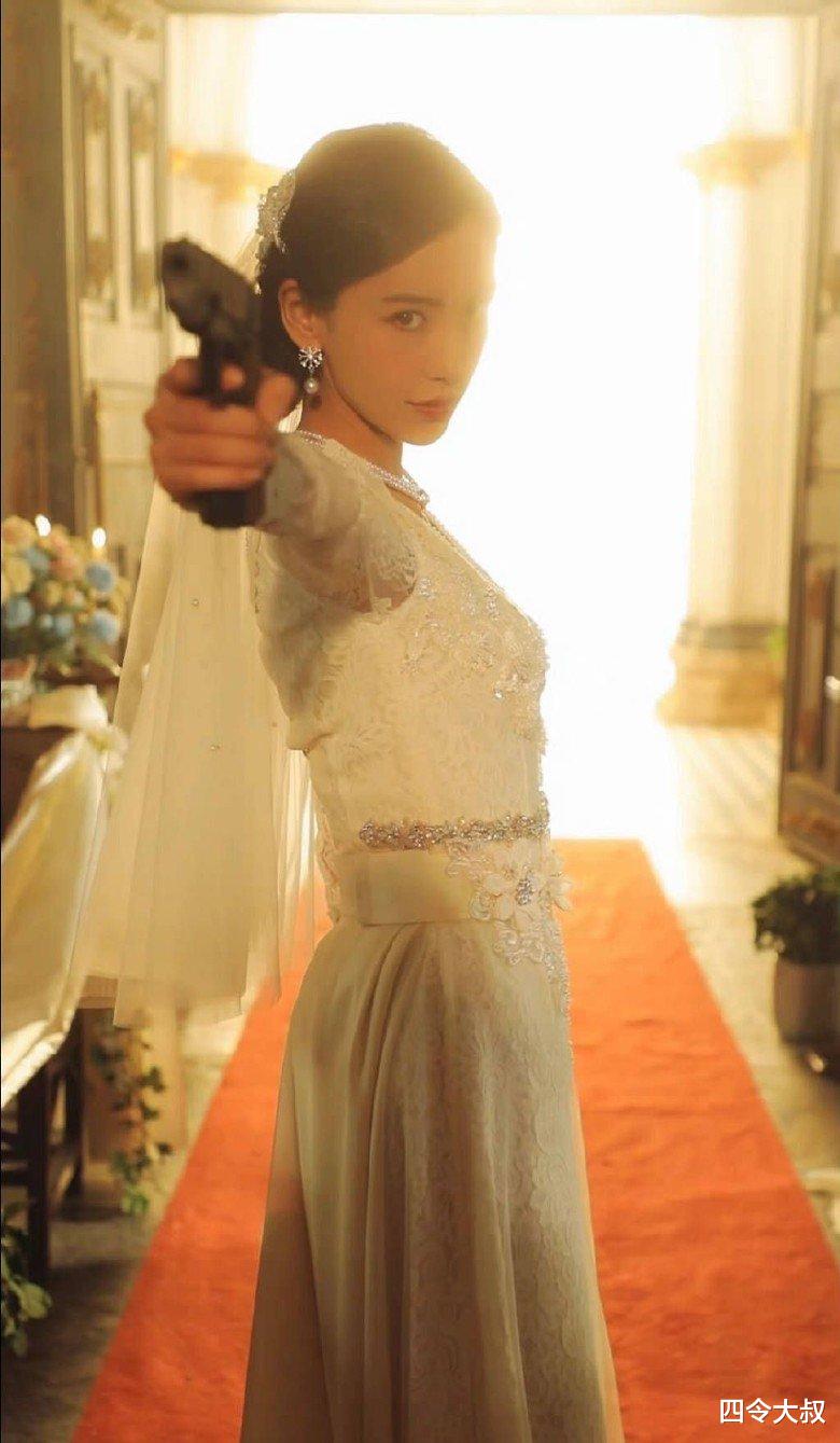 Angelababy|懒理抽烟视频疯传,Angelababy突秀:再披婚纱浪漫照