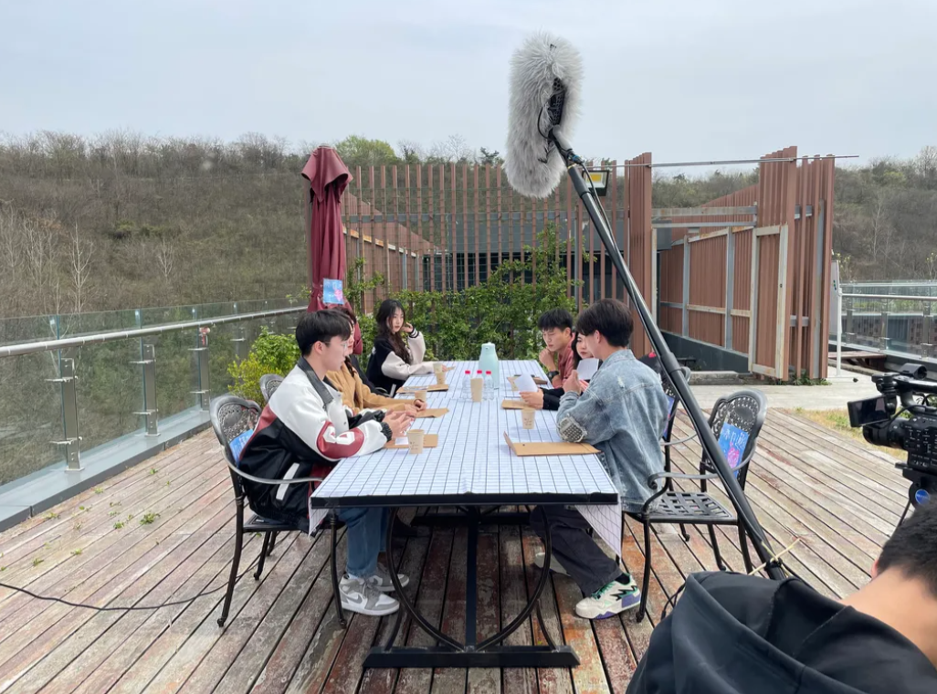 |大学生自制恋爱综艺几乎都分手,玩物丧志不求上进,追名逐利太浮躁