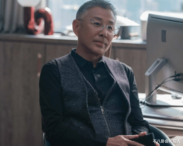 陈道明|67岁陈道明近照,脸部发福松弛,老人斑明显,不老男神是假的