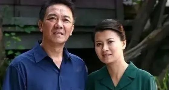 李幼斌|亮剑播出后大受好评，李幼斌却大骂导演：真没水平，这拍的啥玩意