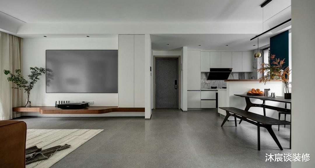 头一回装修很头痛，把厨房打通，“隐藏玄关”，没想到通透性倍增