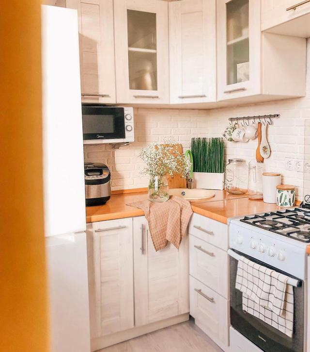 一人住的44㎡小家,每天带来温暖的,除了阳光,还有那一抹活力橙