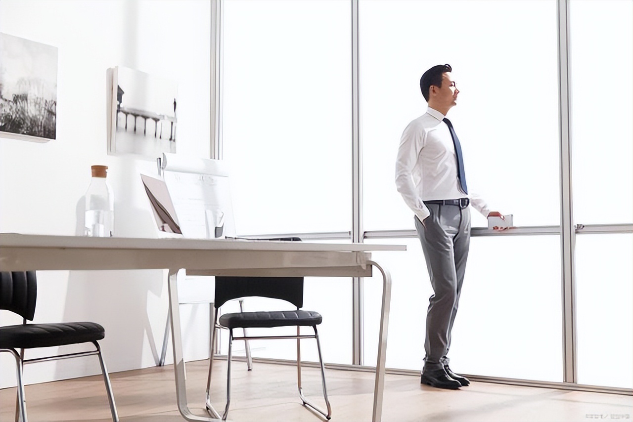 |为什么很多领导上班时，喜欢开着自己办公室的门？