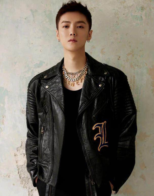 鹿晗|韩媒曝鹿晗关晓彤已经领证，春节期间会公开，网友：内娱狗仔废了