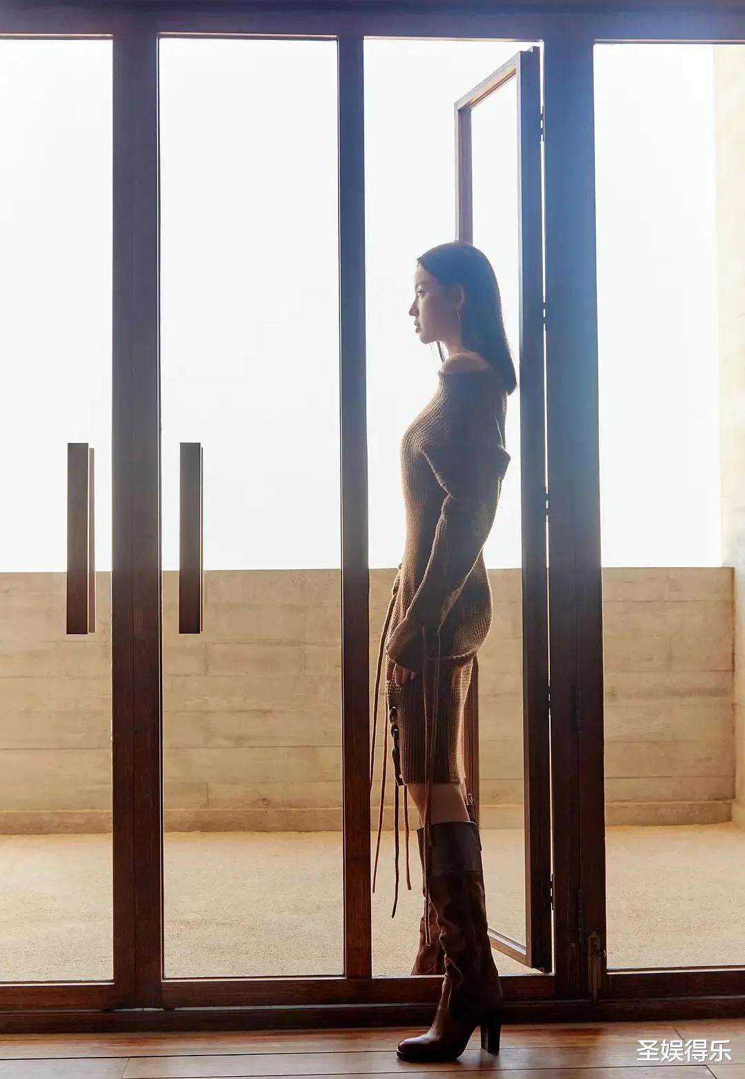 张梓琳|被誉为“中国第一美女”,拒绝豪门选择嫁给爱情,38岁被宠成公主