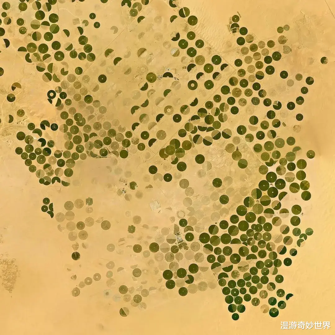 从太空看地球是啥样?35张活久见的卫星图,颠覆你的世界观…