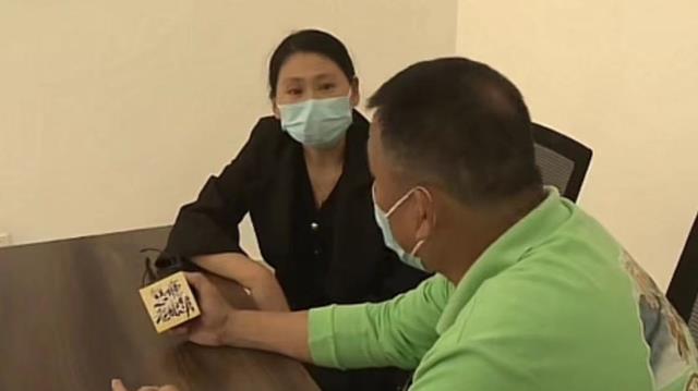帮女友装修房子时,未婚妻和别人相亲?丈夫婚后看到聊天记录火了