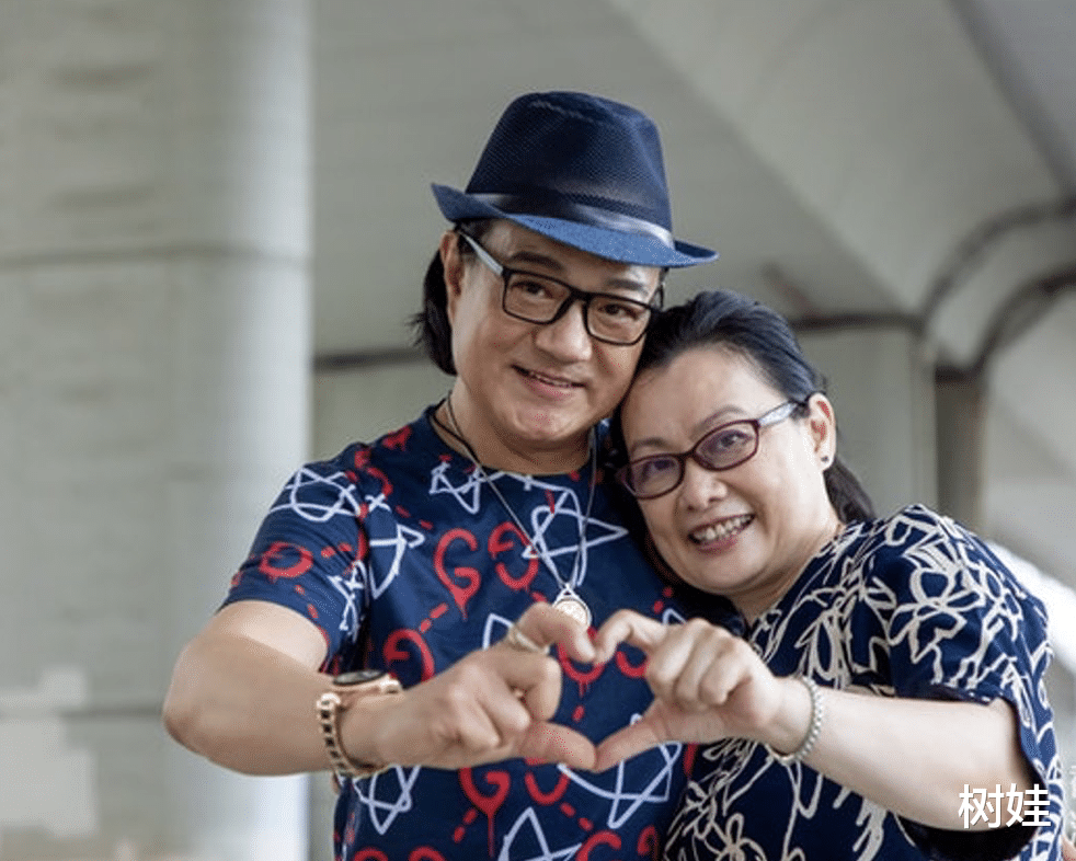 鲁振顺|65岁TVB绿叶被曝与女友分手，两人性格不合，当事人坦诚婚礼延期