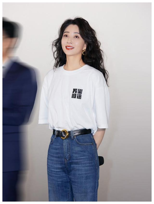 金晨|50岁的年纪20岁的身材,内娱明星真的是越来越卷了