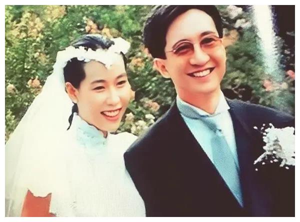 叶童|结婚34年无子女,目睹富豪丈夫梅开四度, 叶童为何坚持不肯离婚?