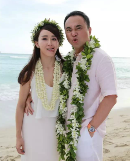 胡静|为不和妻子分房睡，50亿身价老公切除扁桃体，胡静爱了3年才肯嫁